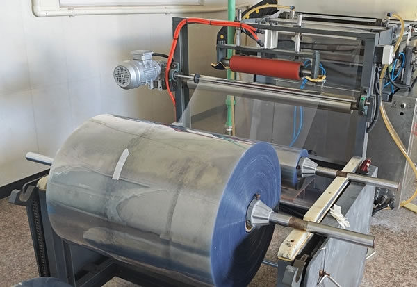 Plastic forming machine