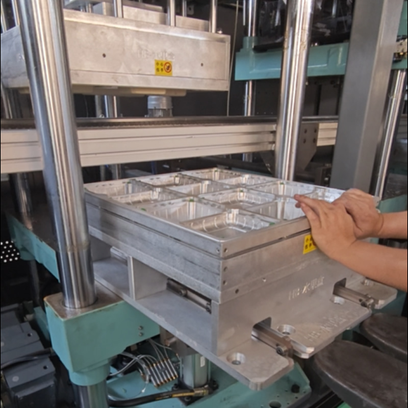 Mold change structure