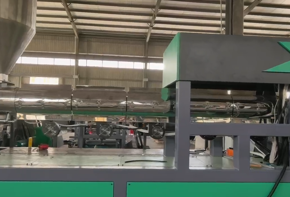 AIRAYS Completes Commissioning of New PP Sheet Extrusion Machine and Launches Trial Operation